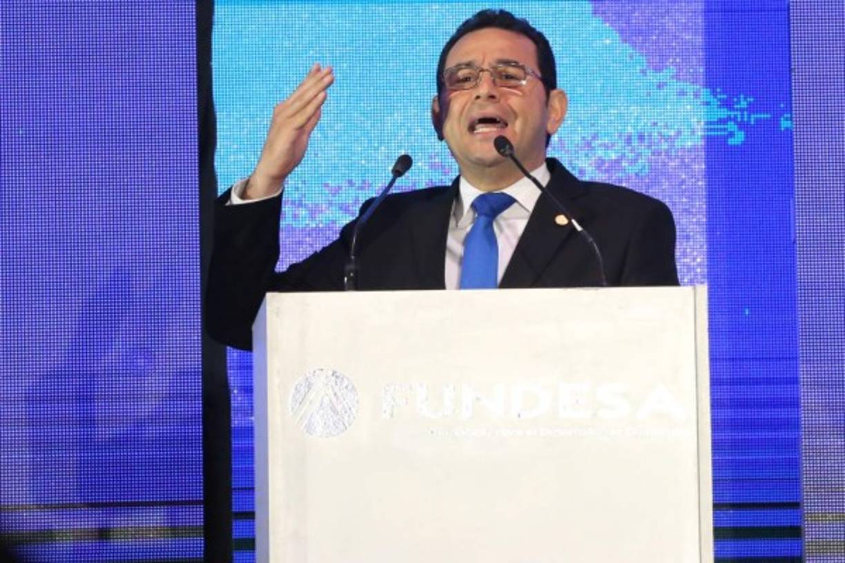 El presidente de Guatemala, Jimmy Morales, encabeza la lista como el mejor pagado de América Latina con un sueldo de $19.300 (L455,480) confirmado por el gobierno de Guatemala (guatemala.gob.gt/).Foto:EFE