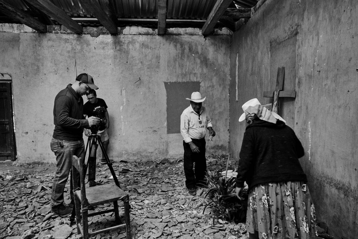 El proyecto consta de dos piezas audiovisuales, un micro documental de 11 minutos que tiene un formato televisivo y clásico donde están las entrevistas, y los académicos dando un contexto general de la cultura lenca y su historia. Luego el corto documental de 25 minutos el cual se presenta en los festivales.