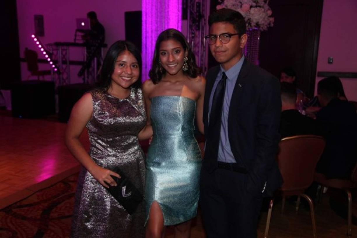 Lanne Del Cid, Ana Ortega y Luis Vallecillo.