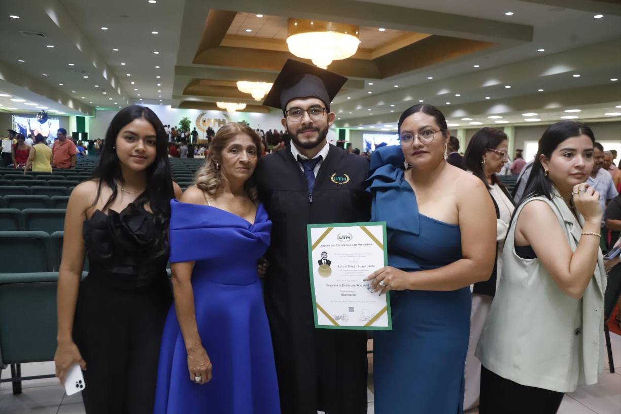 Sthefany Funes, Anarda Dávila, Rodmel Funes y Yeris Fúnez