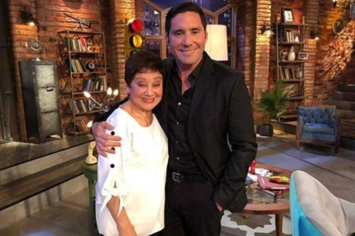 <br/>Gloria Benavides contó durante la entrevista que después de haberse jubilado, recibe un bajo monto de pensión, y que ha tenido que 'apretarse el cinturón' para poder llevar una vida estable, en cuanto a su economía se refiere.