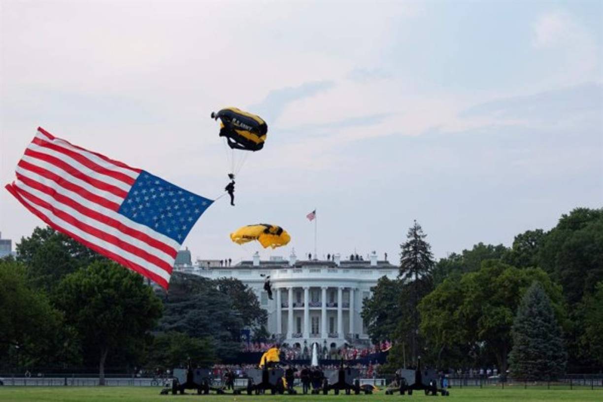 Este fue el segundo acto del 'Salute to America' (Saludo a EEUU) por la festividad del 4 de Julio que Trump inició el año pasado inspirado en el Día de la Bastilla en Francia.