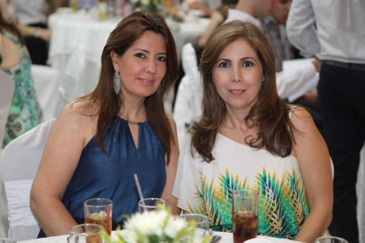 Rula y Mary Segebre.