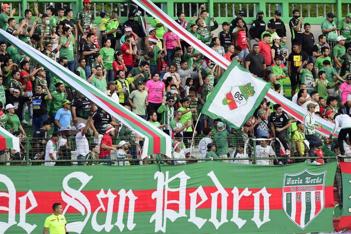 La afición del Marathón llegó en buen número al estadio Yankel Rosenthal para apoyar a su equipo ante el Olimpia.