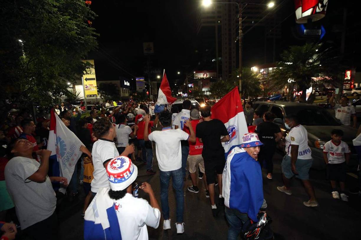 El olimpismo vivirá una Navidad blanca con el doblete logrado, el título de Liga Nacional y el de Liga Concacaf.