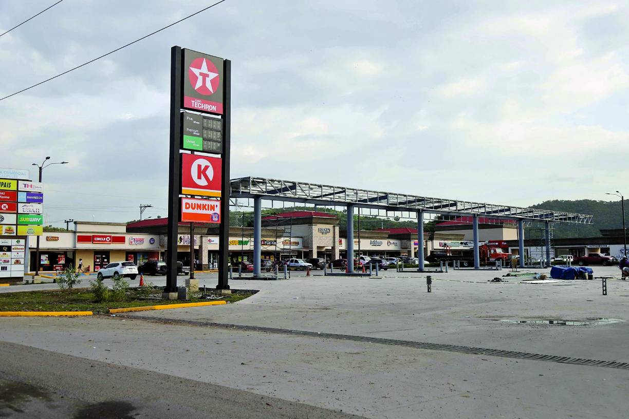 Este repunte comercial continúa y, de acuerdo con expertos, se maximizará cuando esté habilitado el intercambiador de tres niveles que conectará el bulevar de la 33 calle y el bulevar del este, cuyo avance es del 80% y que estará listo el primer trimestre de 2023.