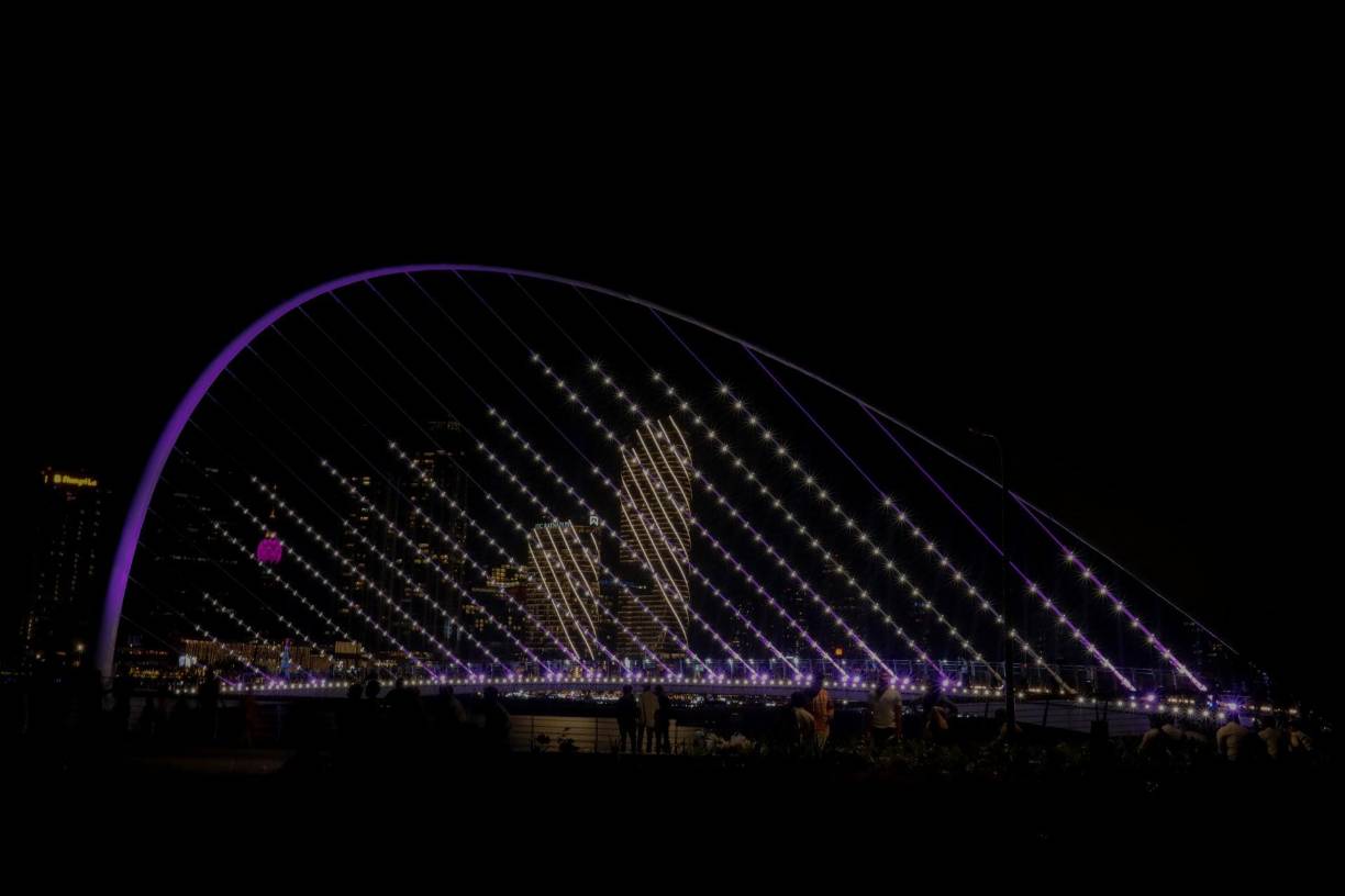 Miles de personas se reunieron en Sri Lanka para recibir el Año Nuevo.