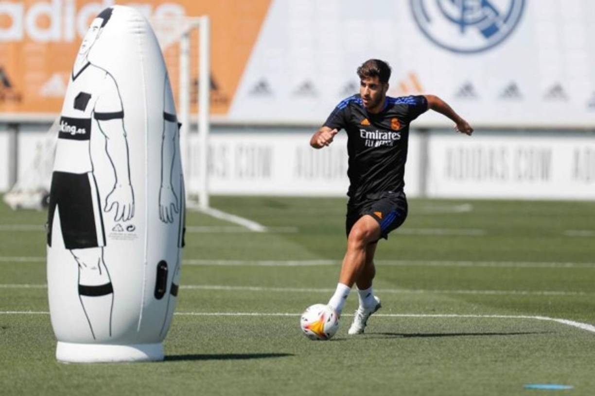 El diario inglés Mirror asegura que el Arsenal está interesado en Marco Asensio para este mercado de verano. El rotativo británico explica que Arteta piensa en el volante del Real Madrid para reforzar el ataque del equipo de Londres. Foto Twitter @marcoasensio10.<br/><br/>