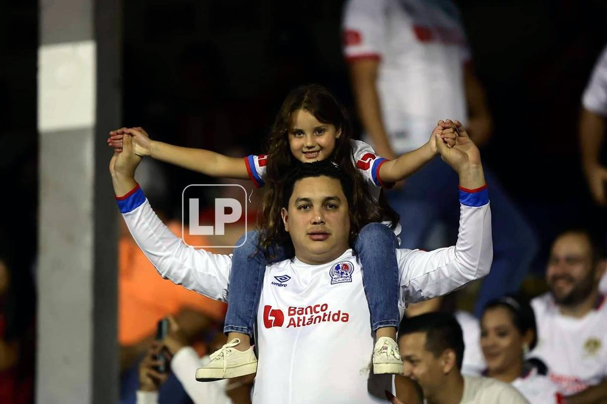 ¡Qué fiesta! El espectacular ambiente que se vivió en el Morazán con el partido Olimpia-Diriangén por Liga Concacaf