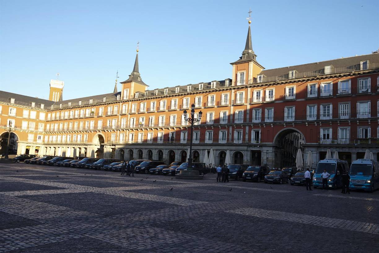 Las delegaciones de varios países también se trasladaron con sus equipos de seguridad al evento.