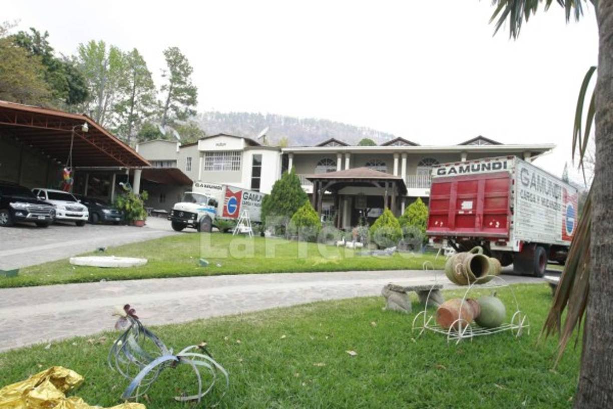 El expresidente tenía 30 días para desalojar la mansión.