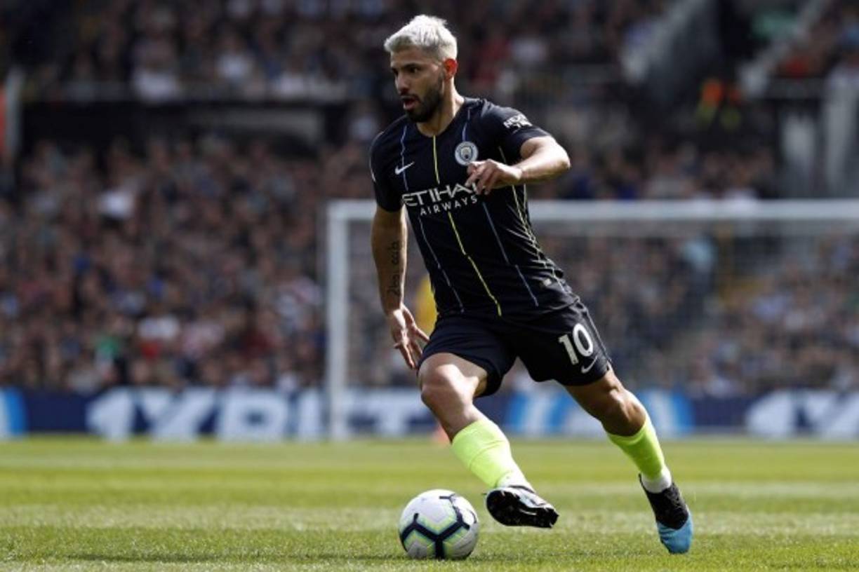 Sergio 'Kun' Agüero - El delantero argentino del Manchester City cobra a la semana un sueldo de 467 mil euros.