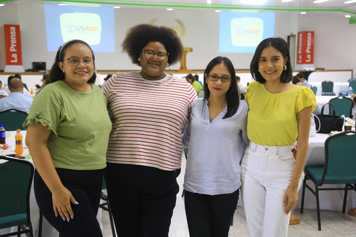 Susan Umaña, Alexandra Bailey, Mayra Castillo y Andrea Mejía