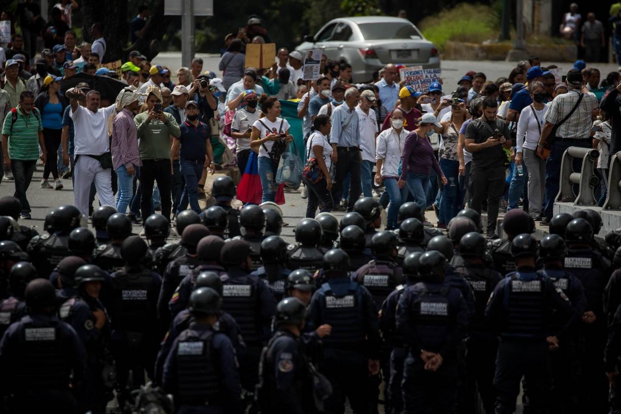 La protesta se replicó en varias ciudades de, al menos, 19 de los 23 estados del país, según las informaciones compartidas en las redes sociales por organizaciones gremiales y dirigentes de la oposición.