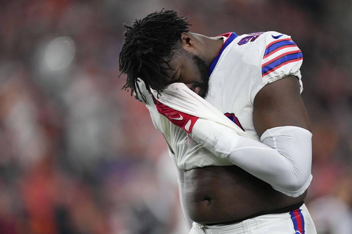 Shaq Lawson, ala defensiva de los Buffalo Bills, tampoco pudo contener el llanto.