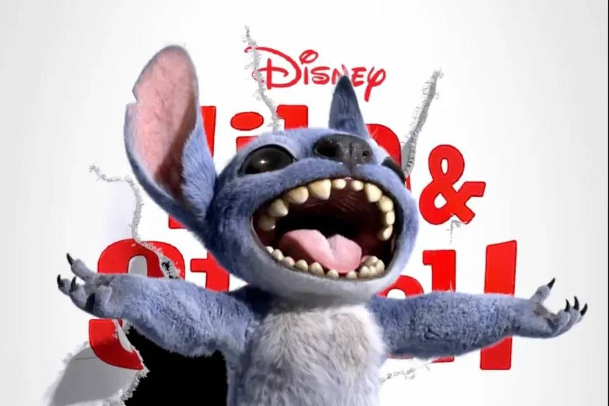 Dean Fleischer Camp, el cineasta detrás de la encantadora comedia independiente de A24 “Marcel the Shell With Shoes On”, está dirigiendo “Lilo &amp; Stitch”. Sanders, quien codirigió la película original de 2002, está repitiendo su papel de voz de Stitch, mientras que Maia Kealoha (como Lilo), Zach Galifianakis, Sydney Agudong, Billy Magnussen y Courtney B. Vance se unen al elenco.