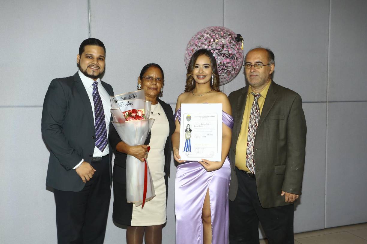 Axel Contreras, Blanca Escoto, Evelin Teruel y Edi Teruel