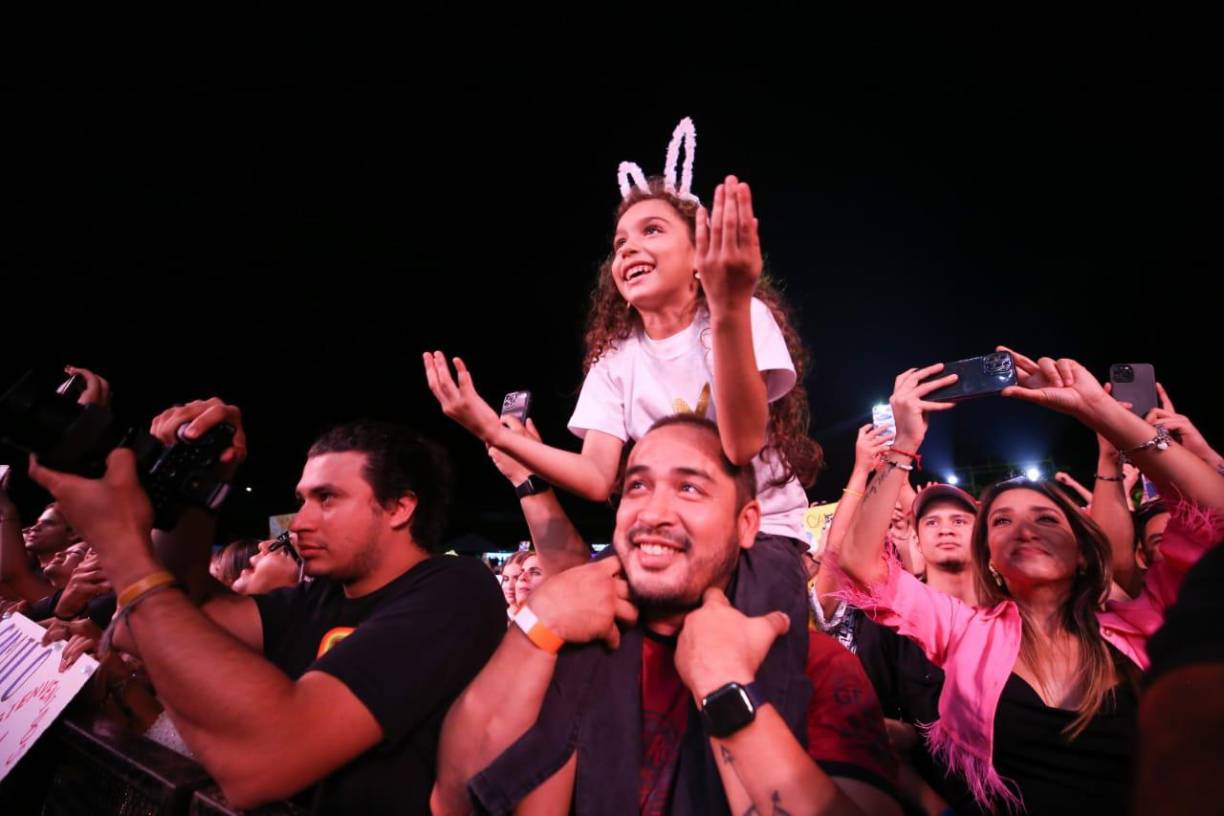 El concierto de Camilo fue para un público de distintas edades.