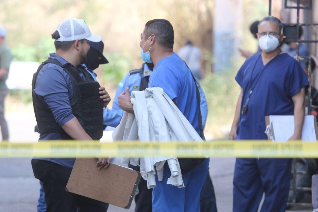 Durante el hecho resultaron dos uniformados heridos, pero gracias a los chalecos antibalas, se encuentran fuera de peligro.