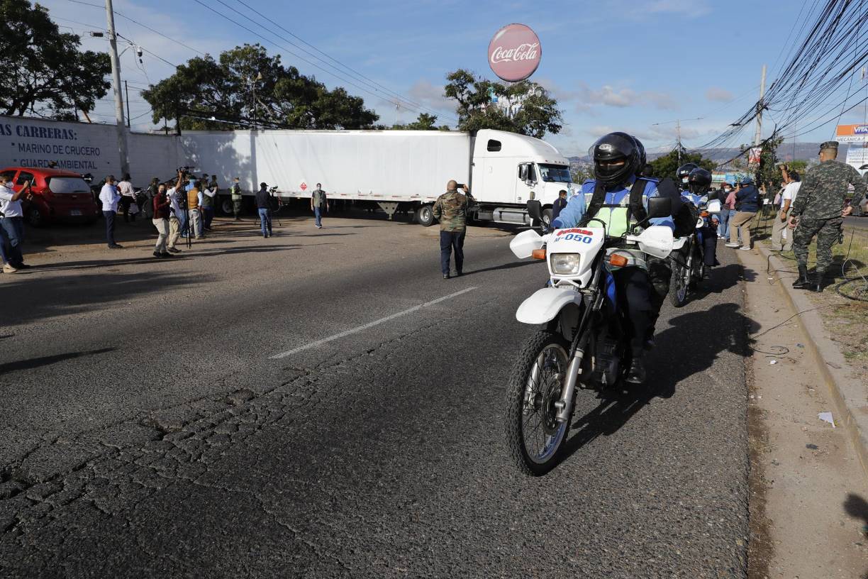 Tras su salida de la capital, las maletas llegarán a las cabeceras departamentales, posteriormente a los municipios y centros de votación.