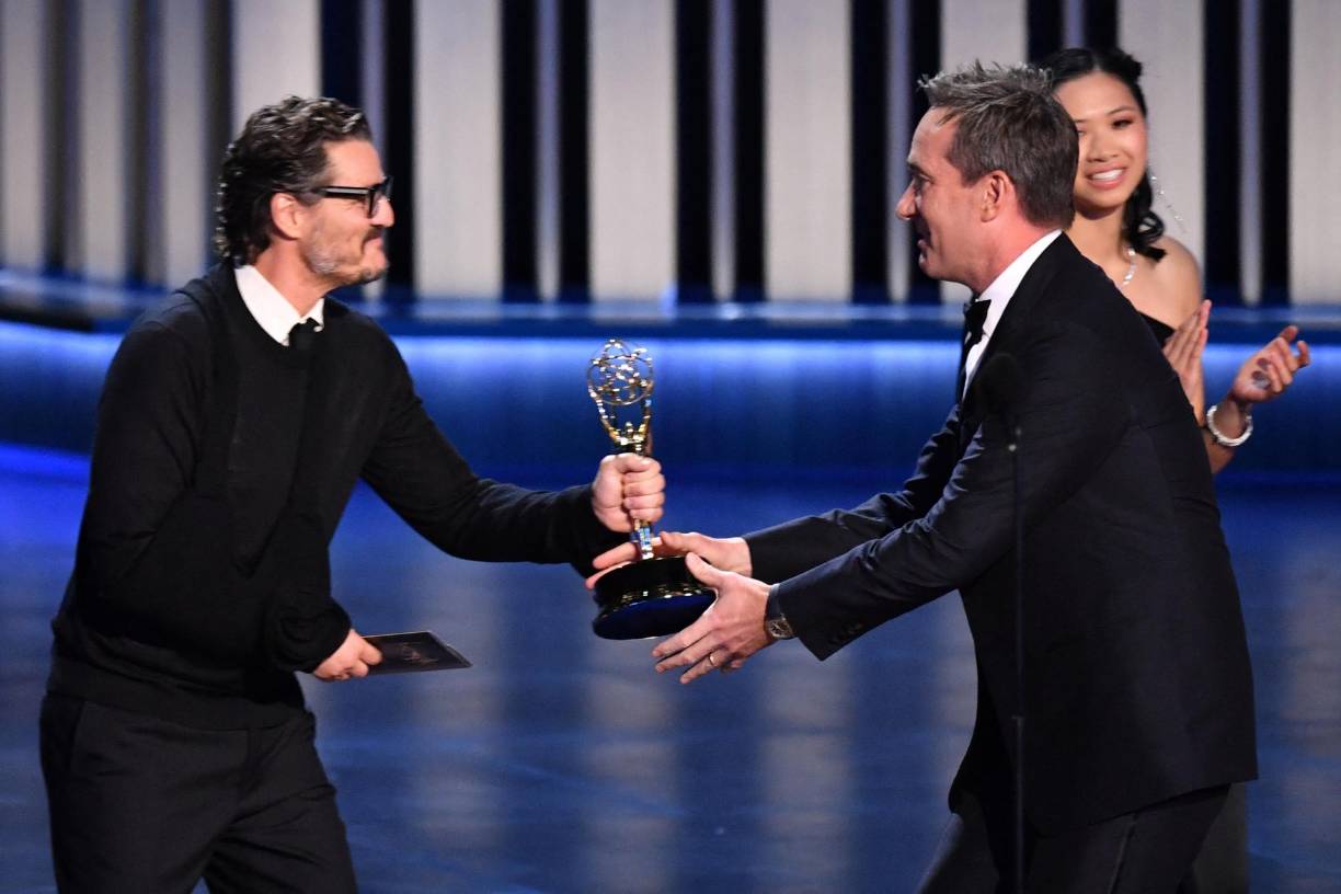  Matthew Macfadyen, de “Succession”, recibió el premio a mejor actor de drama. 