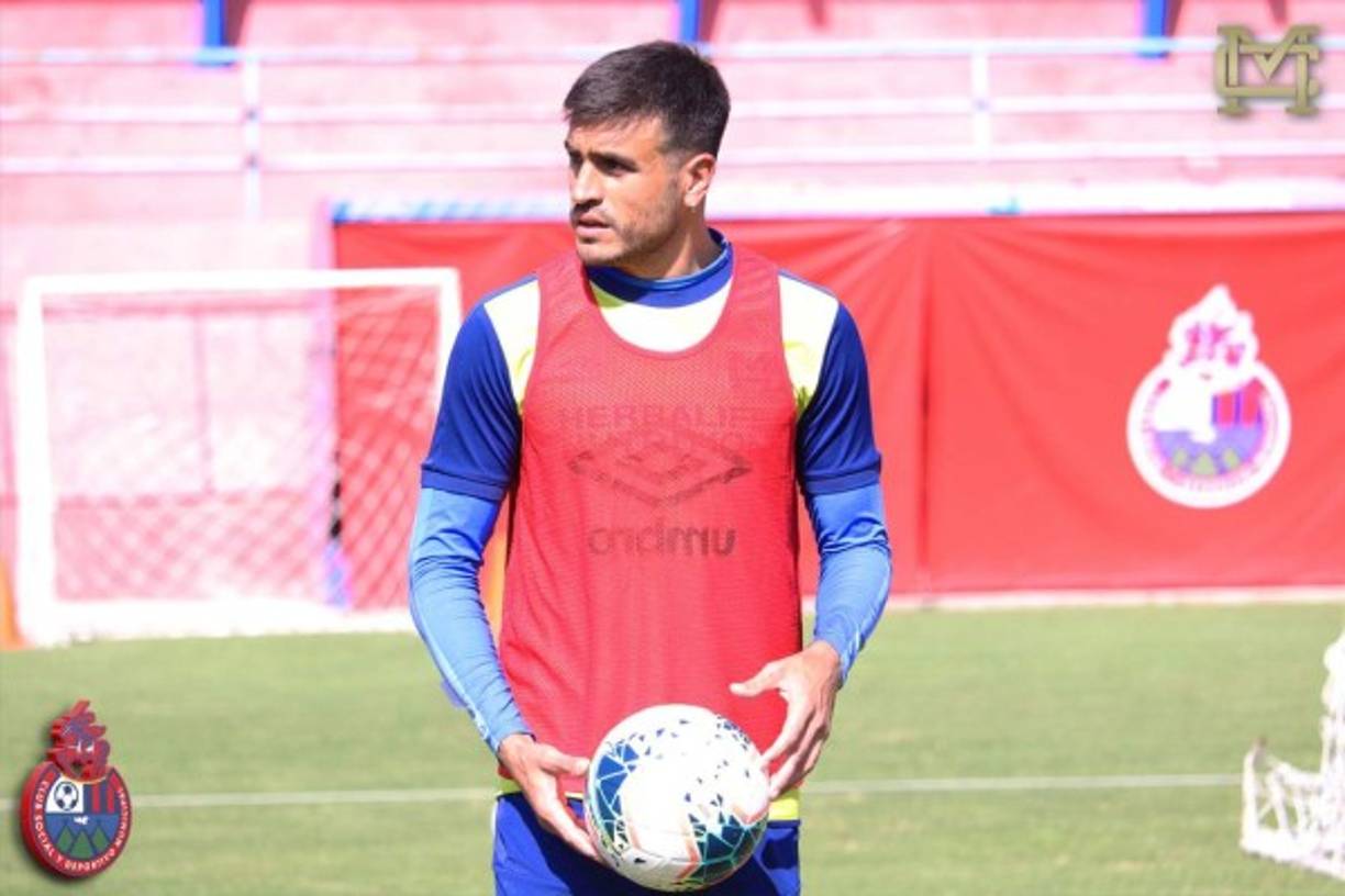 El delantero argentino Ramiro Rocca será el próximo fichaje del Real España, así lo ha confirmado el presidente aurinegro Elías Burbara. El mandatario anunció que el equipo únicamente está esperando que acabe su participación con el Municipal de Guatemala.