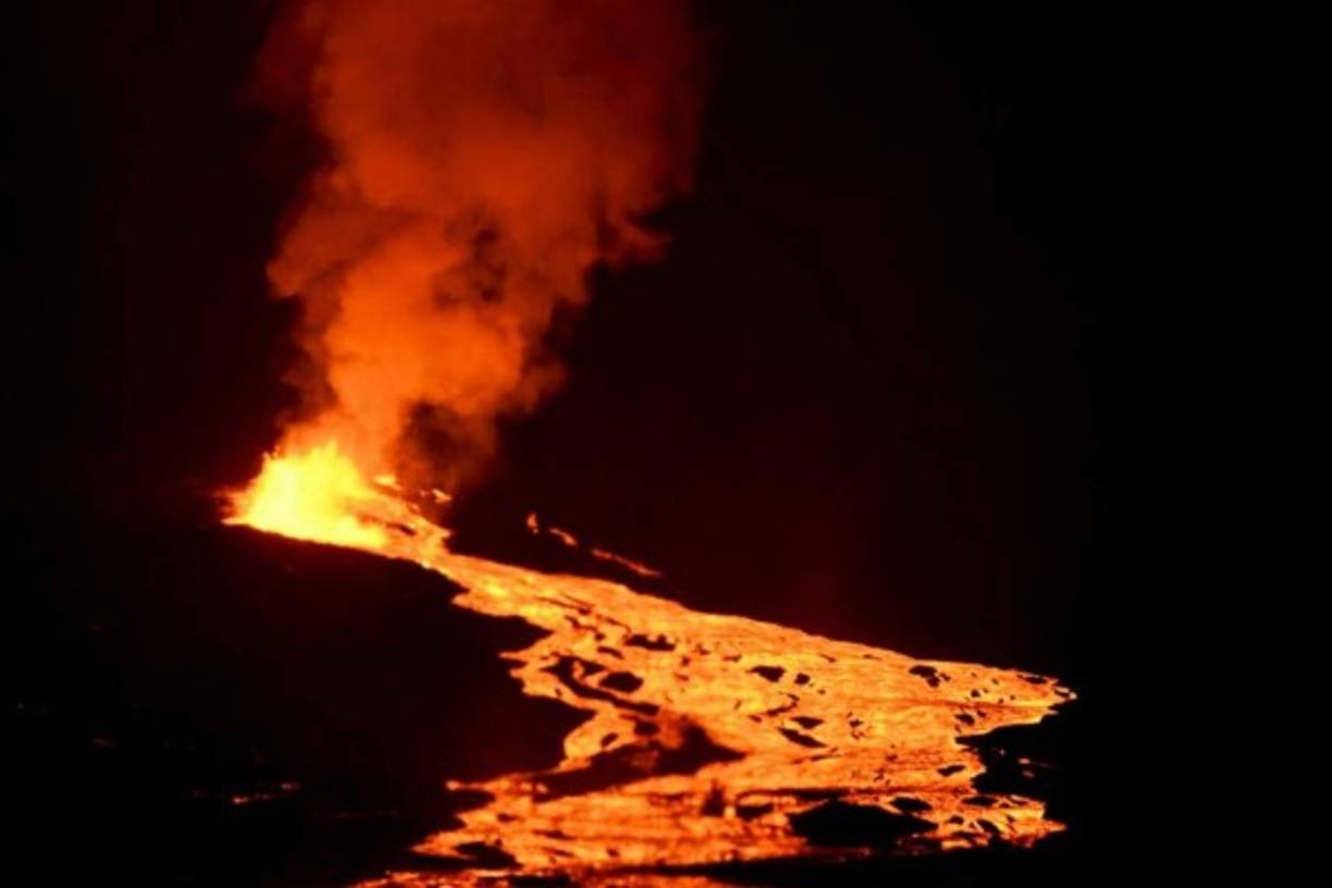 La erupción del Sierra Negra ocurre solo diez días después de que el volcán La Cumbre, localizado en la deshabitada isla Fernandina, arrojara flujos de lava.