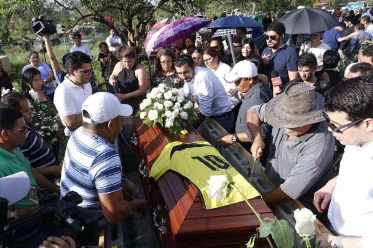 Tras la misa de cuerpo presente, Hernán García fue enterrado en el cementerio de La Lima.