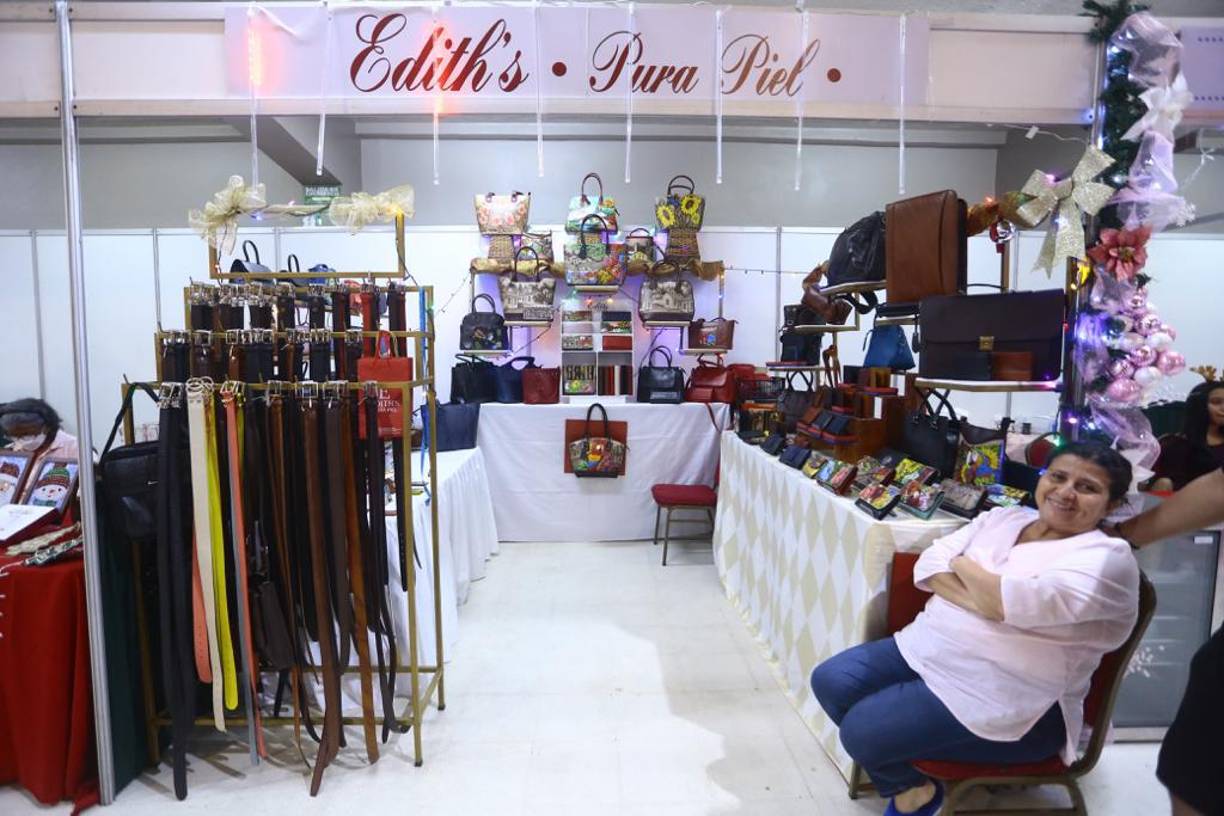 Por muchos años este negocio ha estado ofreciendo su producto de cuero en carteras, monederos y fajas.