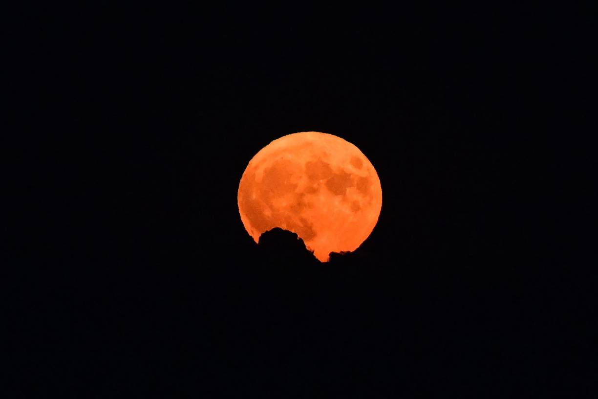 La luna de ciervo es la superluna que más se acercará a la Tierra este año, según informó CNN.