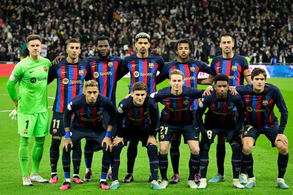 El 11 titular del Barcelona posando previo al inicio del partido ante el Real Madrid.