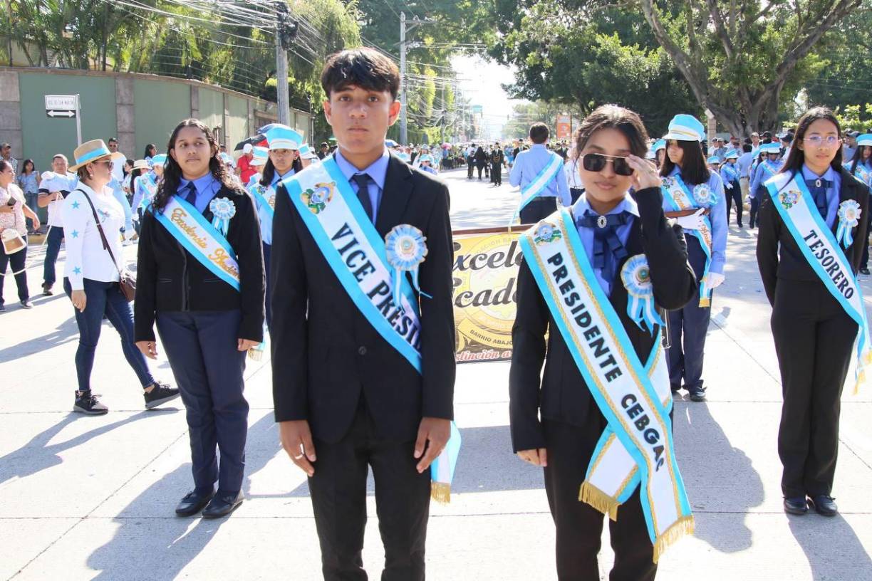 Y no puede faltar: los estudiantes que sobresalen en excelencia académica en sus diferentes centros escolares. 