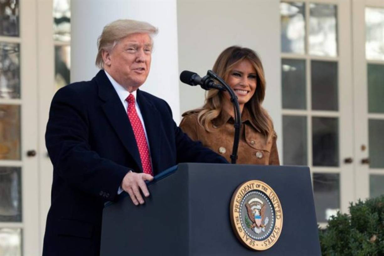 Trump no dejó pasar la oportunidad para burlarse del presidente del Comité de Inteligencia, Adam Schiff, quien encabeza las investigaciones para el proceso de destitución del mandatario. <br/><br/>'Estoy seguro que Schiff va a querer que Butter vaya a testificar en mi contra en su sótano', dijo el magnate en alusión a las audiencias que se desarrollaron en el sótano del capitolio.