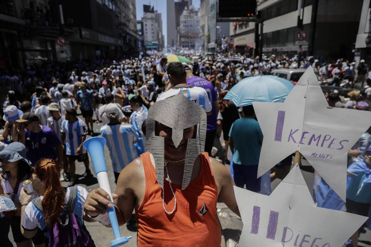 Argentina se proclamó campeona del mundo tras ganar en la tanda de penaltis (4-2) a Francia, después del empate 3-3 en los 120 minutos de juego.