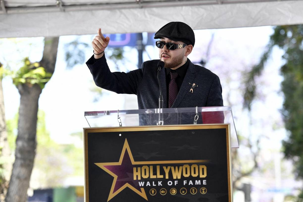 Mientras tanto, su hermano menor honró la generosidad de su madre. “Siempre estaba buscando ayudar a alguien, eso llenaba su corazón de alegría. El mundo sería un lugar mejor si todos fueran más como mi madre”, expresó Johnny.