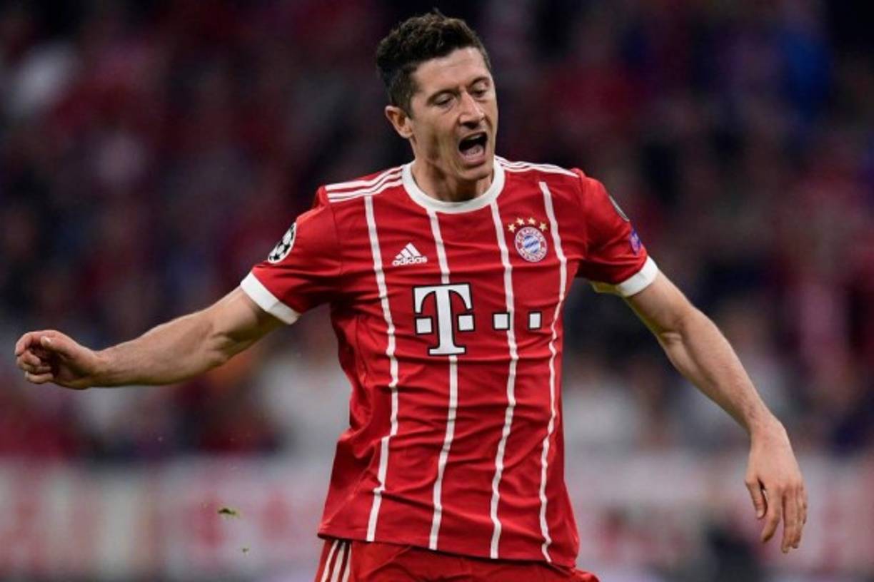 El presidente del Bayern Múnich ha señalado que Lewandowski no se mueve del Bayern Múnich tras rumores que lo acercan al Real Madrid: 'Estamos muy contentos por su rendimiento y de que siga con nosotros la próxima temporada', dijo.