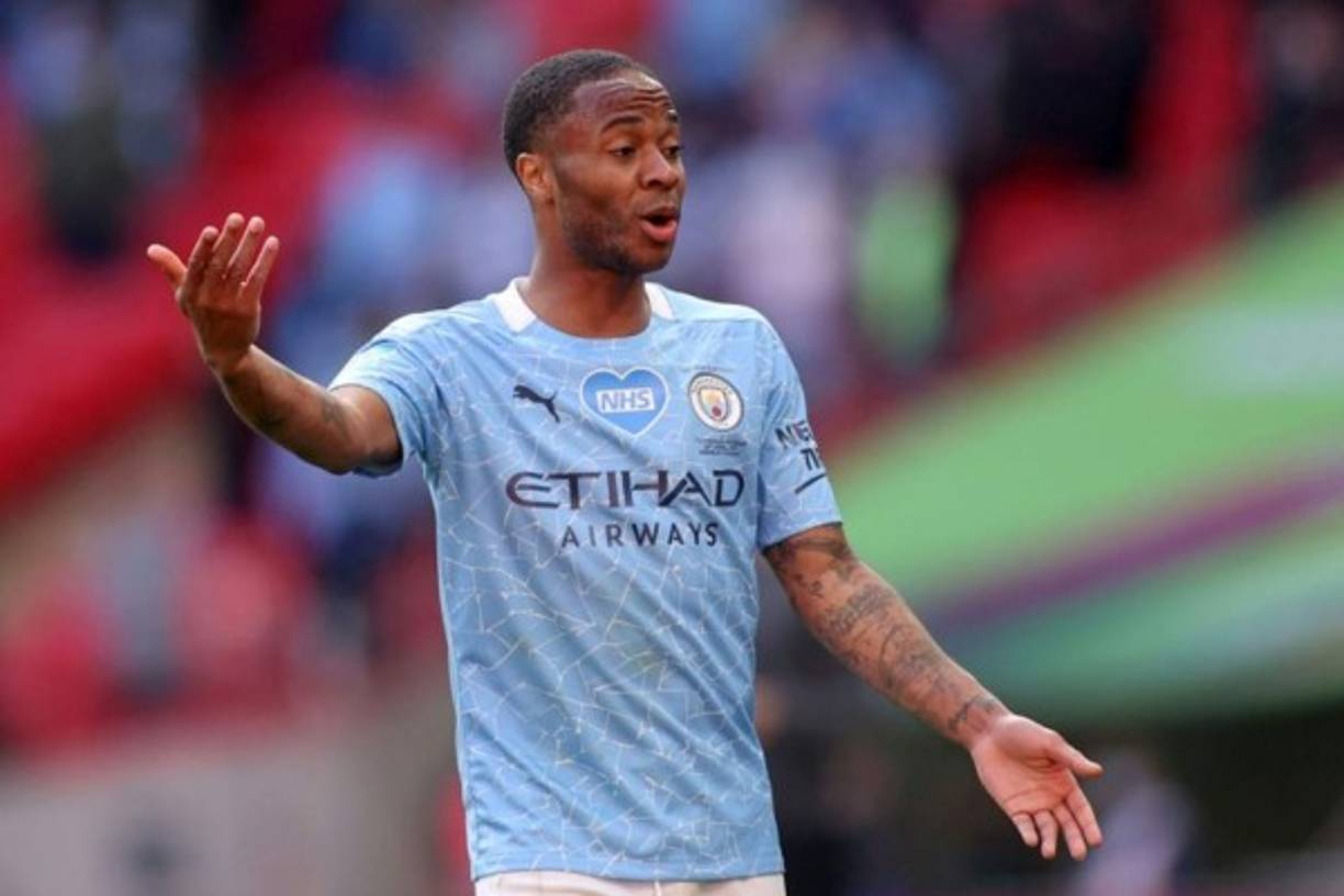 Según The Sun, los dirigentes del Manchester City preparan una negociación para extender el contrato de Raheem Sterling. Foto AFP.