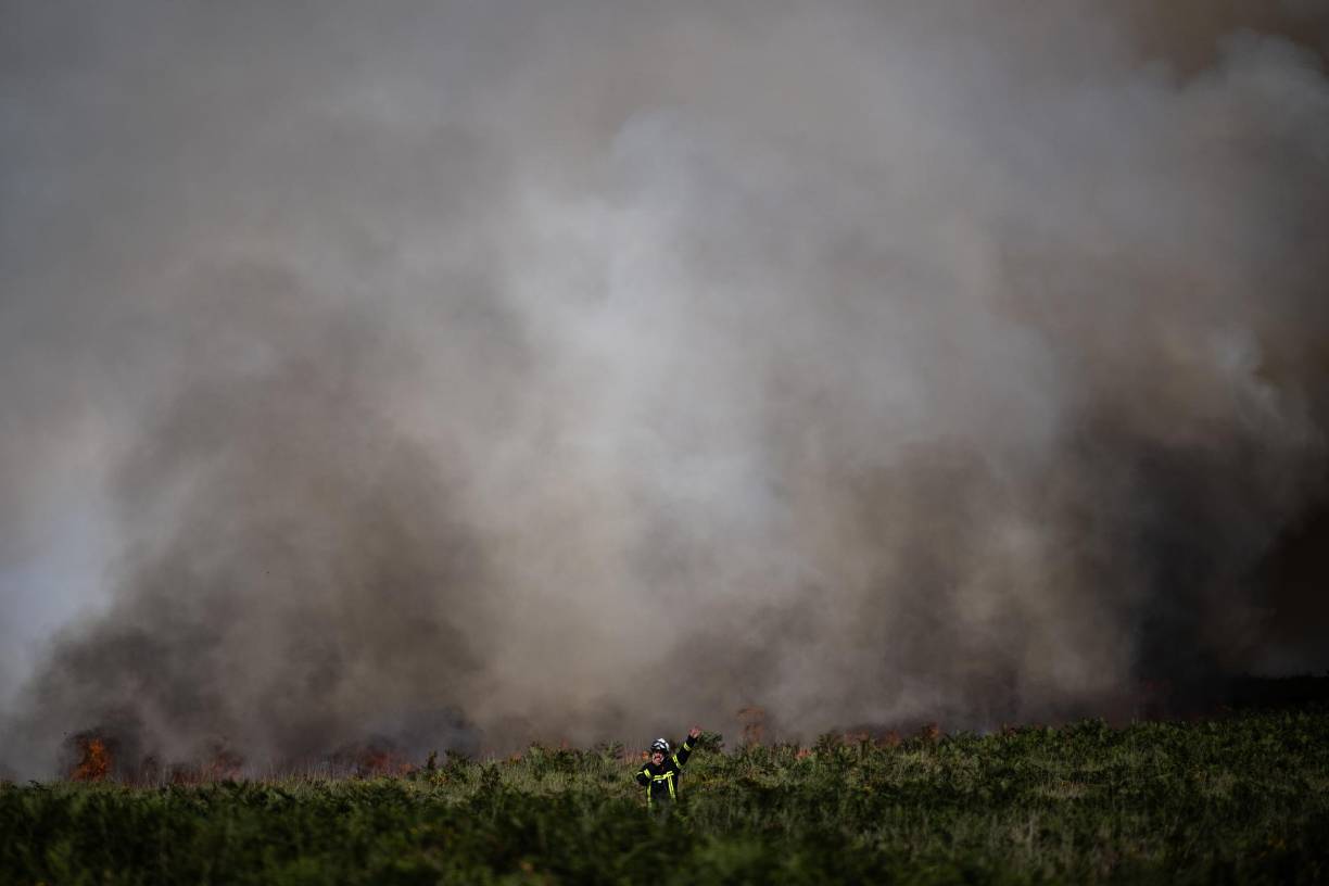 Además, la capital británica ha declarado el estado de “incidente grave” por los múltiples incendios que se han desatado en varios barrios de la urbe y en los alrededores.