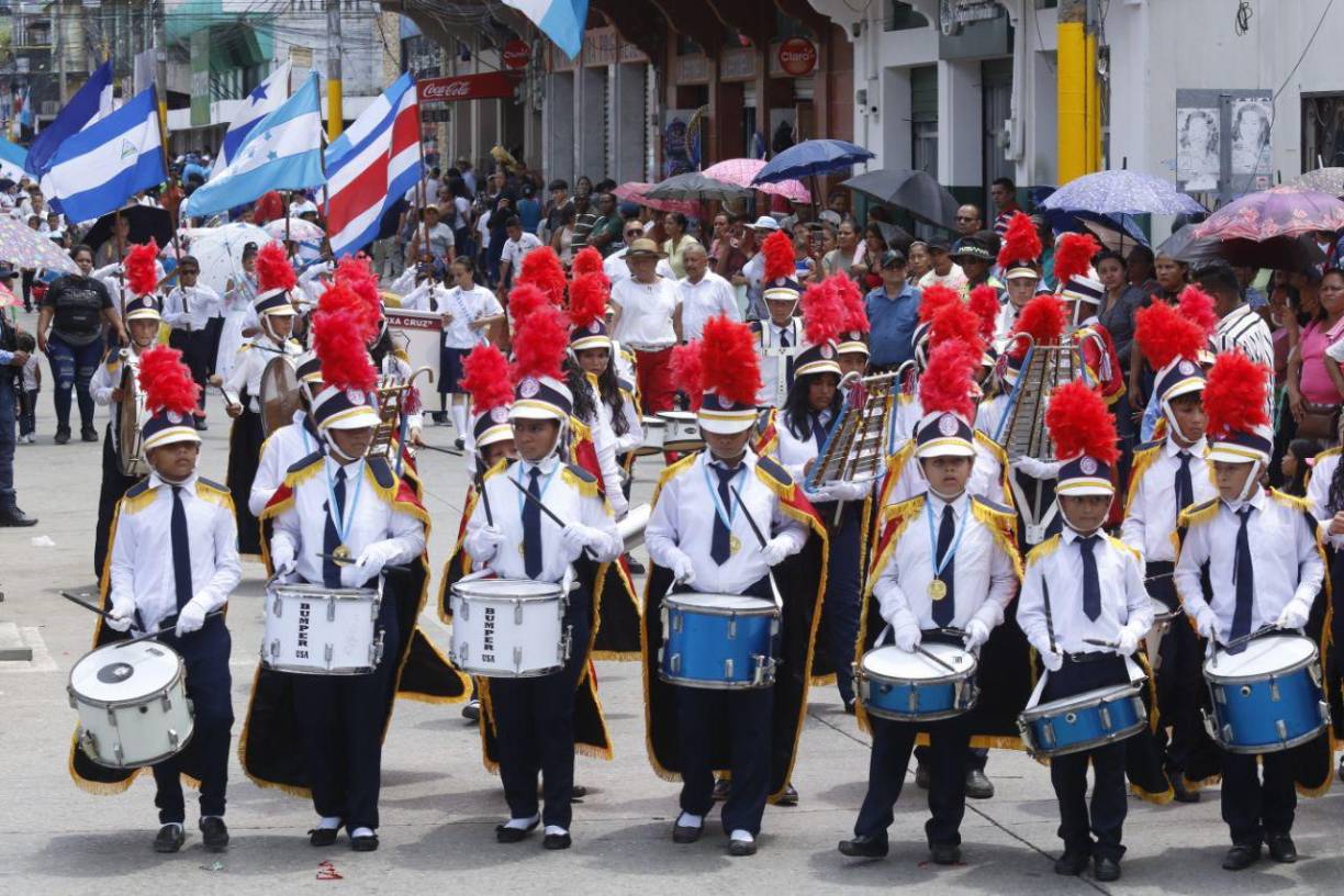 La banda de la escuela Roberto Micheleti de El Progreso.