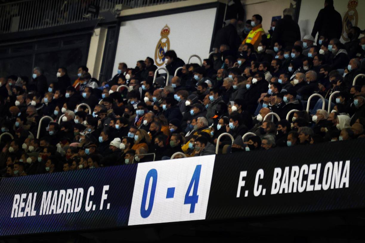 El Barcelona goleó 4-0 al Real Madrid en el Santiago Bernabéu.