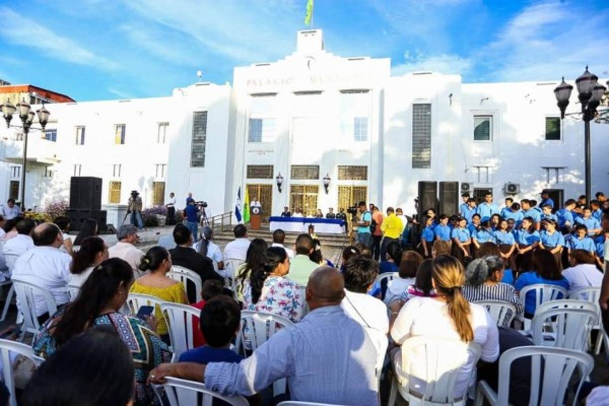 Las autoridades de la Municipalidad de San Pedro Sula también realizaron solemnes actos para conmemorar el 197 aniversario de Independecia de San Pedro Sula.