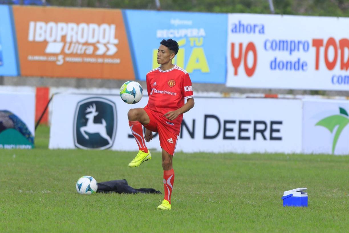 El Cristiano Ronaldo hondureño se quedará en Tocoa, dejó claro que la directiva de Real Sociedad y el cuerpo técnico dieron el visto bueno para que se quedara entrenando estos meses.