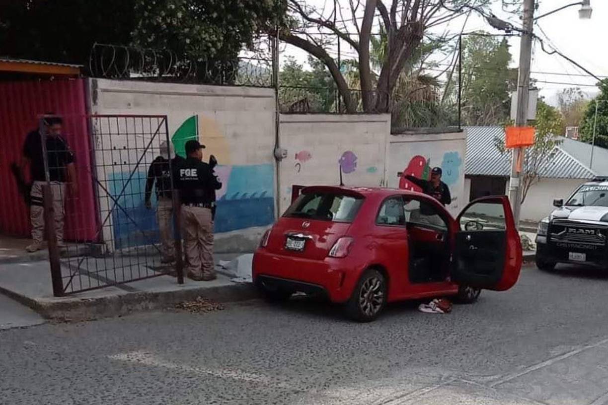 Peritos de la Fiscalía General del Estado llegaron para hacerse cargo de las indagatorias y acordonaron la zona.