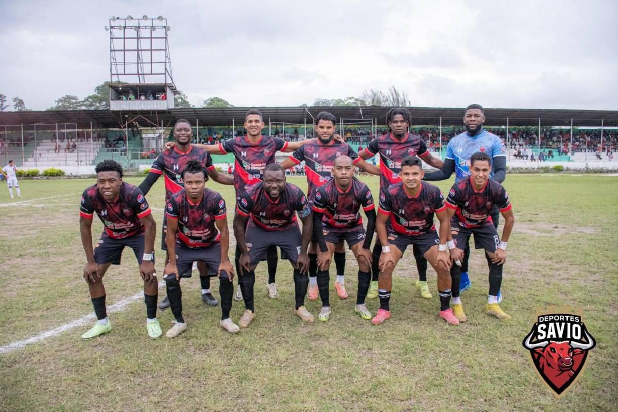 El Domingo Savio tiene la experiencia de militar en la primera división y su sede está en Santa Rosa de Copán donde compitió con el nombre de Deportes Savio.