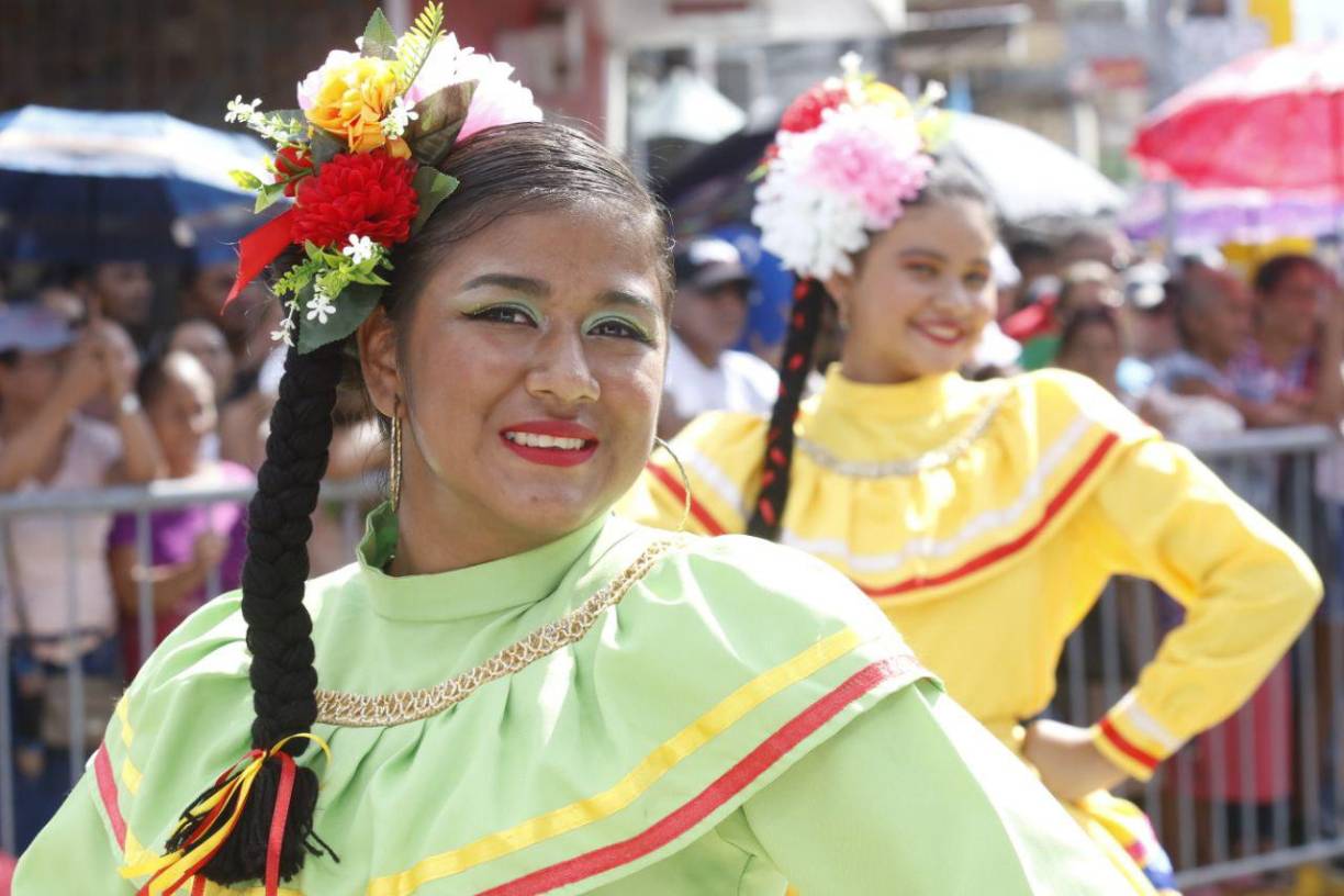 El cuadro de danza mostró también a sus bellas exponentes.