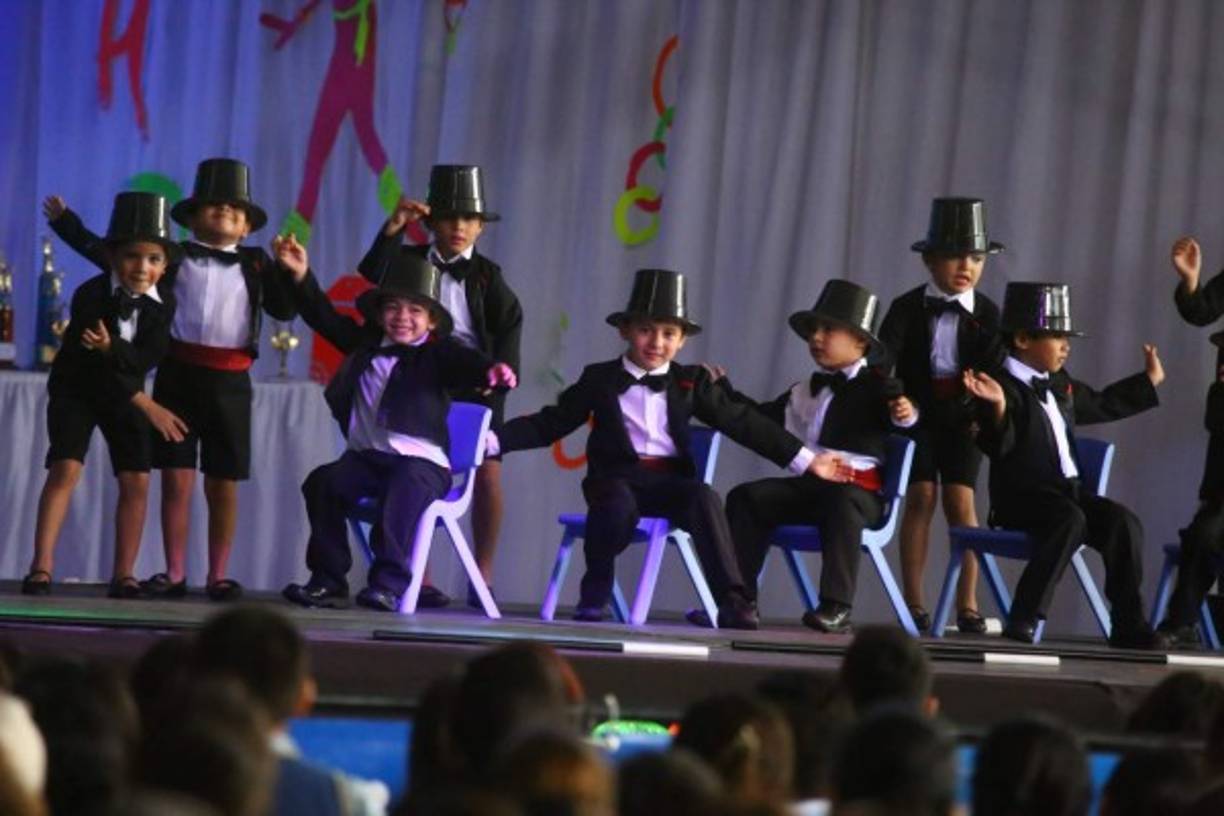 Los pequeños bailaron como todos unos profesionales.