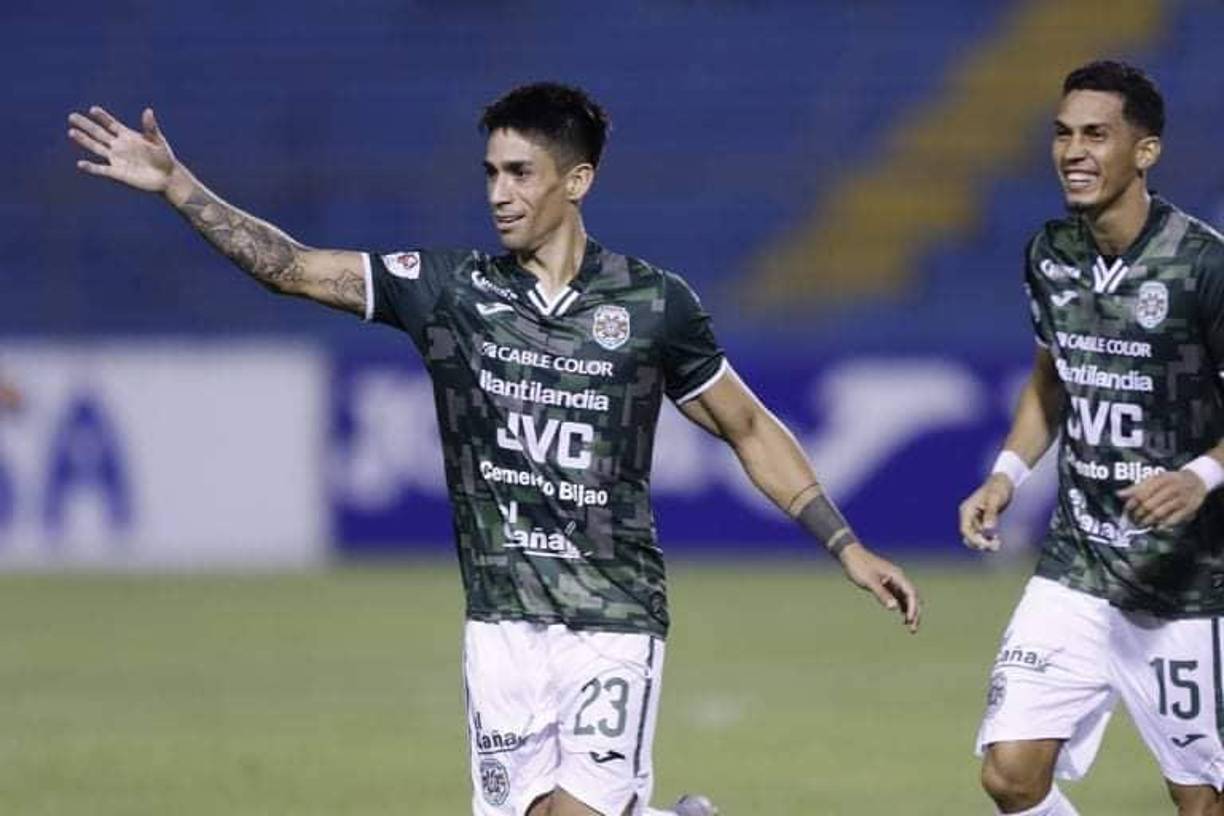 El Olimpia se habría interesado en fichar al mediocampista argentino Juan Vieyra, quien destacó en este Clausura 2022 con Marathón. El futbolista tiene seis meses de contrato con el cuadro verdolaga.