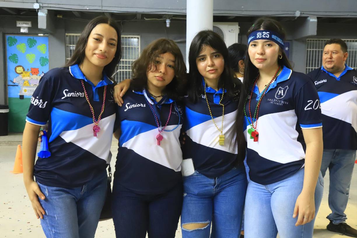 Julia Matute, Angie Valle, Katherine Amaya y Gissela Orellana
