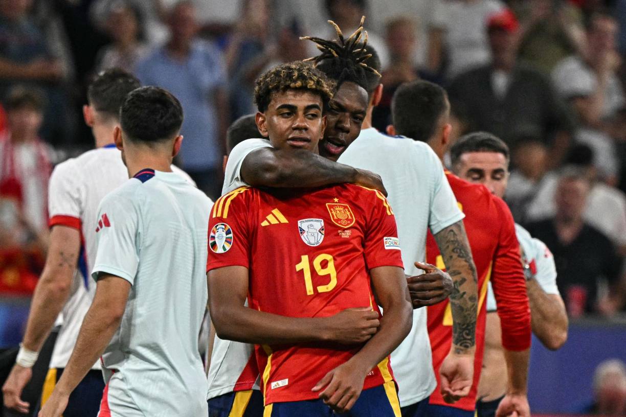 Nico Williams es un futbolista español de ascendencia ghanesa que juega como delantero en el Athletic Club de la Primera División.