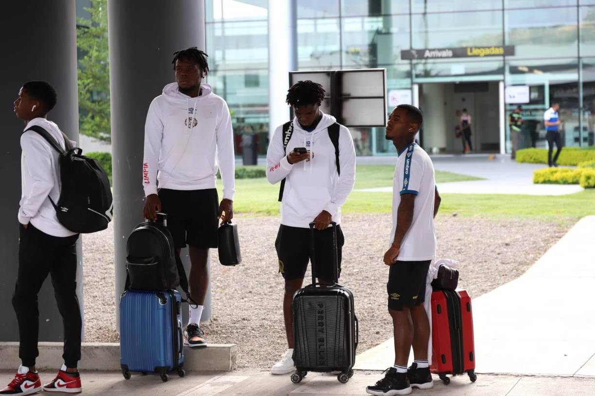 Los jugadores del Olimpia mostraban estar desilusionados tras el fracaso en Concacaf.